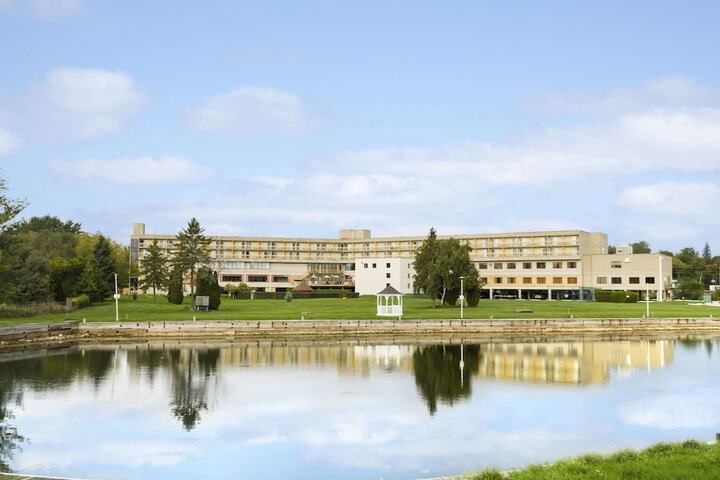 Hotel 4 of 63