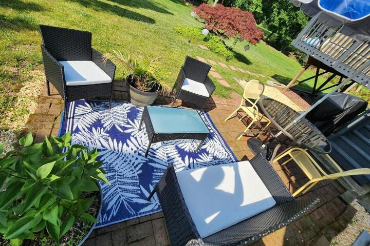 Chic Spacious Apt Near Attractions / Food/EWR/NYC