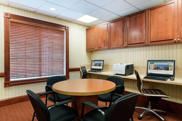 Business Center 42 of 42