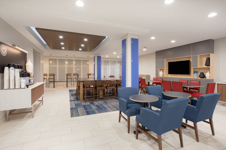 Holiday Inn Express & Suites Amarillo by IHG
