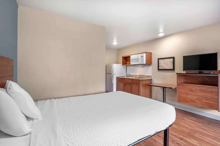 Room 15 of 27