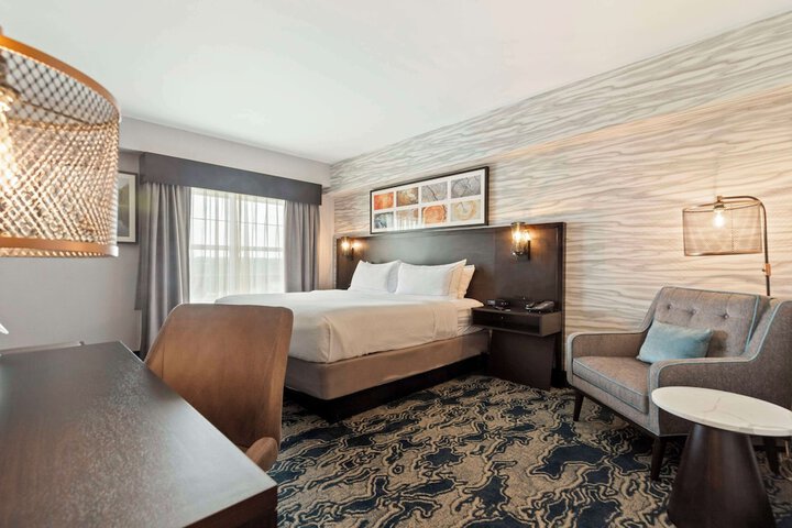 Room 30 of 59