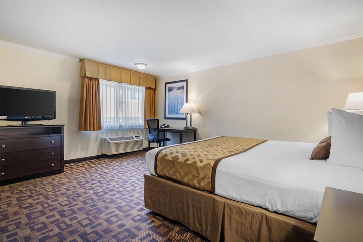 Best Western Plus Inn of Hayward