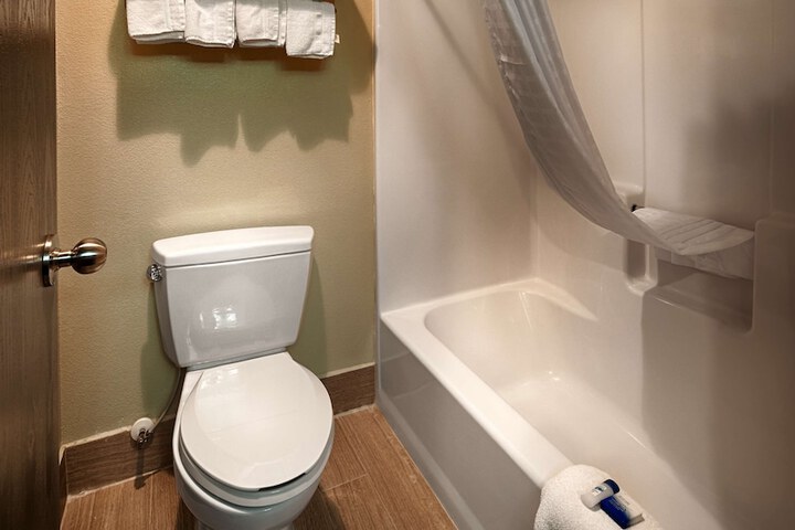 Room 15 of 27