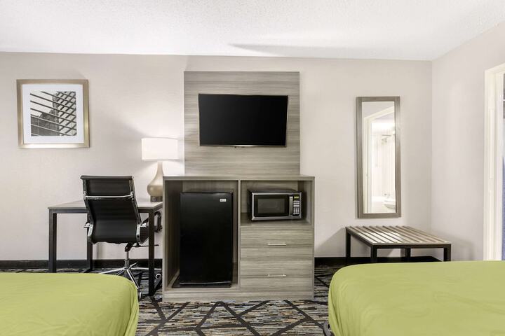 Room 19 of 43