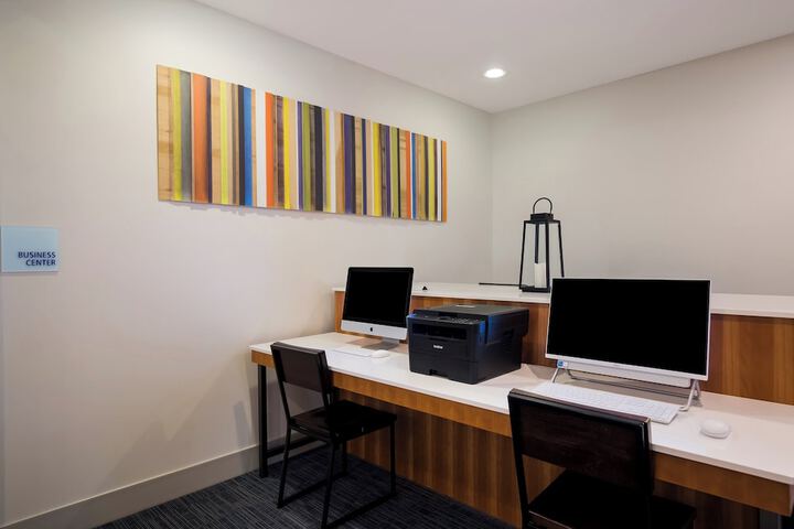 Holiday Inn Express and Suites Newton by IHG