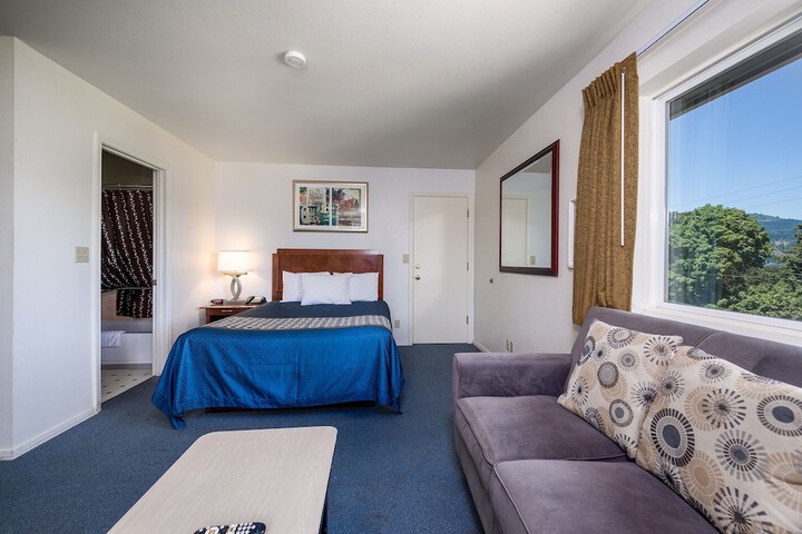 Room 18 of 33