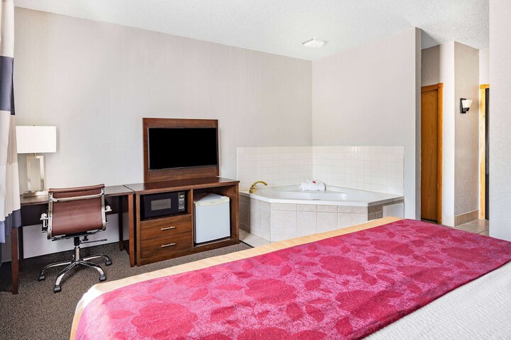 Ramada by Wyndham Keystone Near Mt. Rushmore
