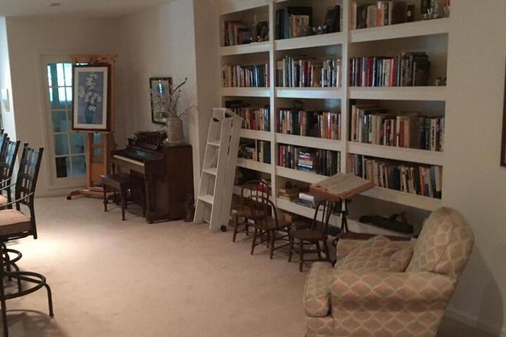 Beautiful Parkside Suite