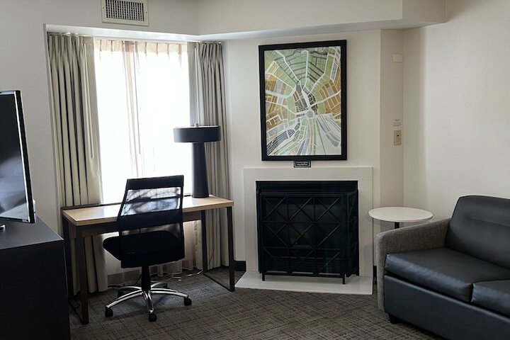 Room 21 of 35
