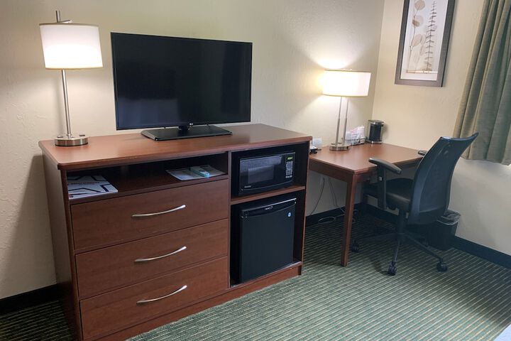 Room 27 of 44