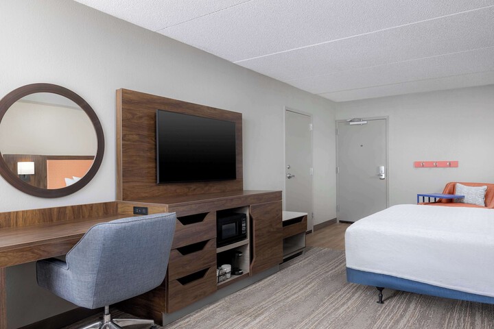 Room 6 of 26
