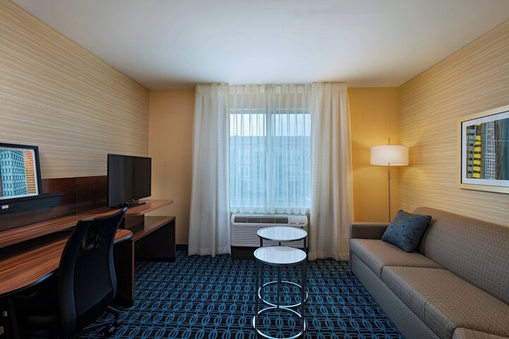Room 11 of 25