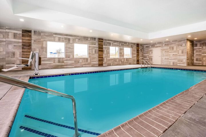 Pool 8 of 32