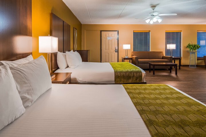 Room 14 of 37