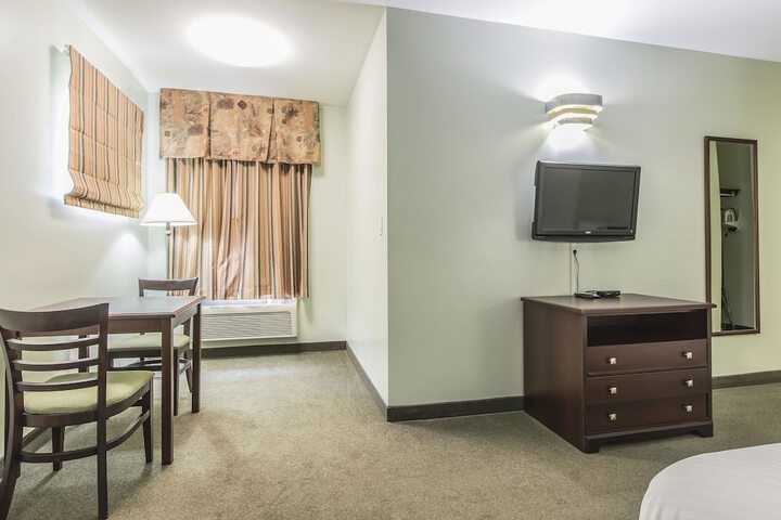 Room 10 of 36