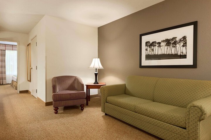Room 17 of 27