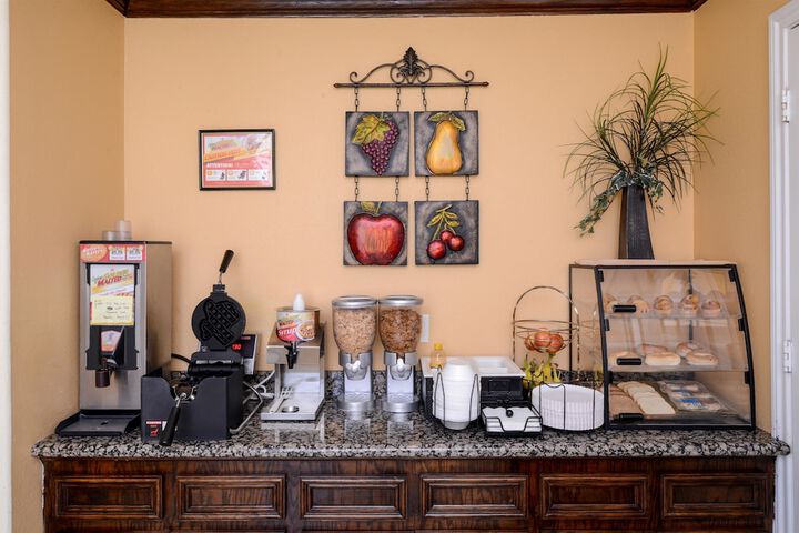 Breakfast/Coffee Service 28 of 30