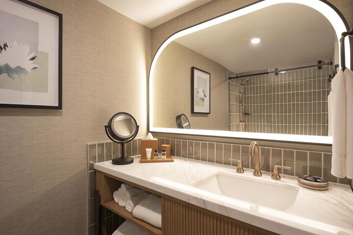 The Scottsdale Resort and Spa Curio Collection by Hilton