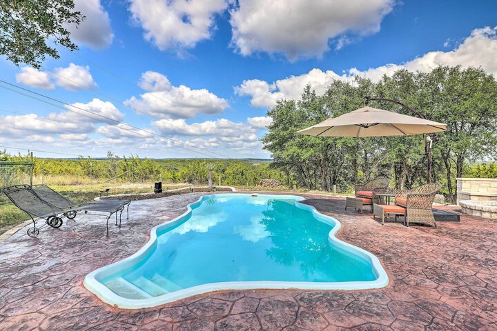Dripping Springs Cabin w / Pool Hill Country Views