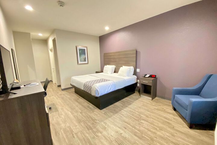 Room 21 of 34