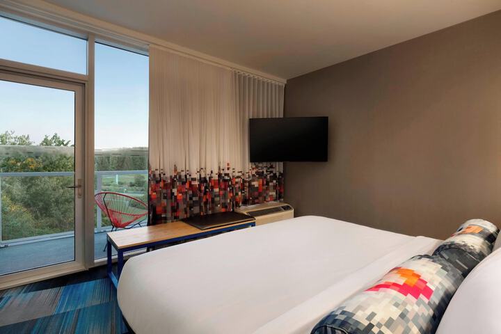 Room 11 of 24
