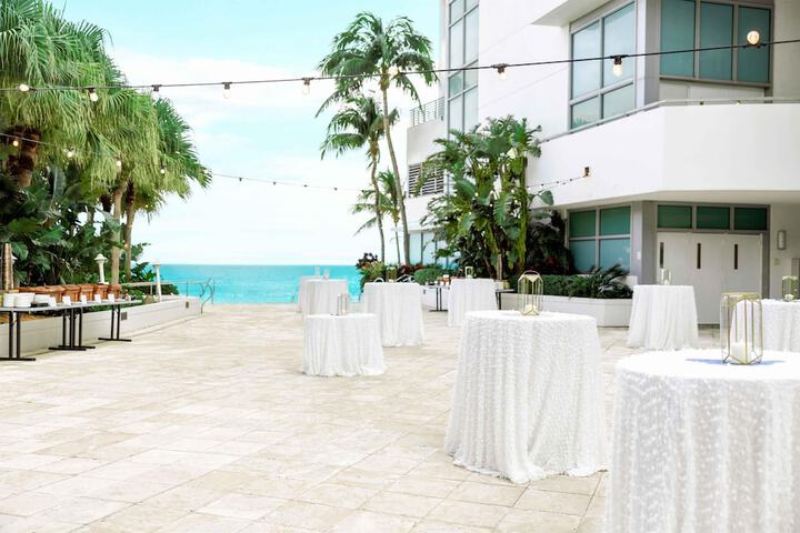 Signia by Hilton Diplomat Beach Resort