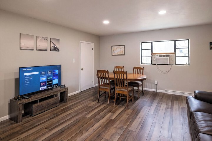 Room 6 of 7