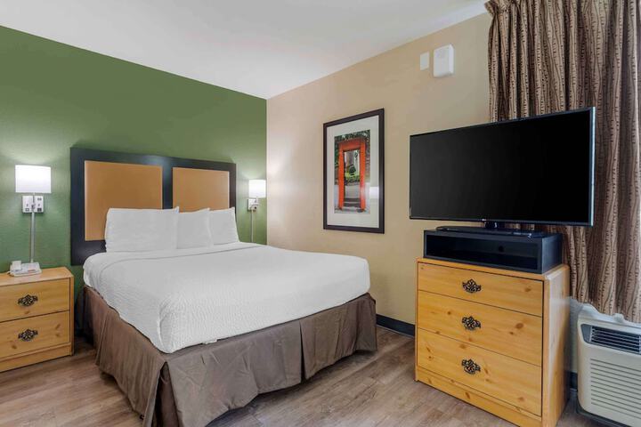 Room 18 of 27