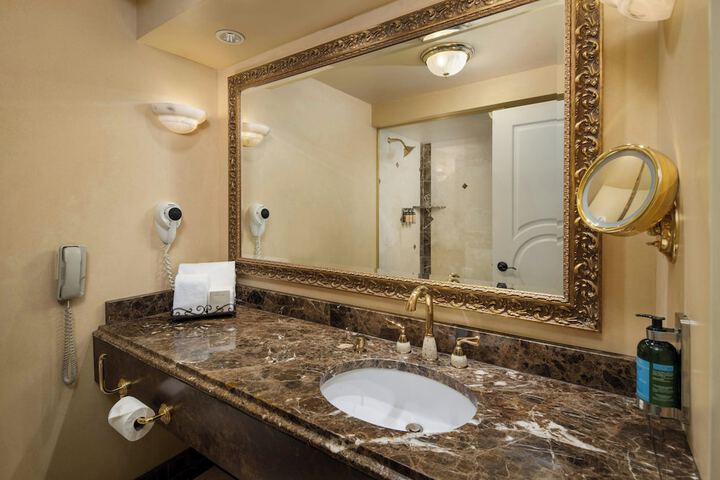 Davenport Hotel Autograph Collection