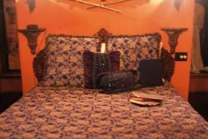 Room 64 of 103
