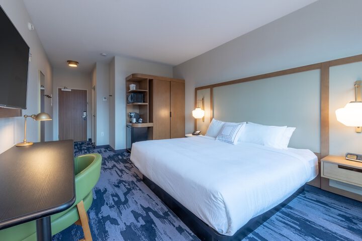 Room 11 of 37