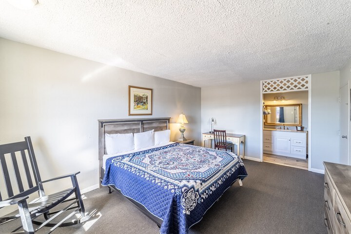 Room 16 of 33