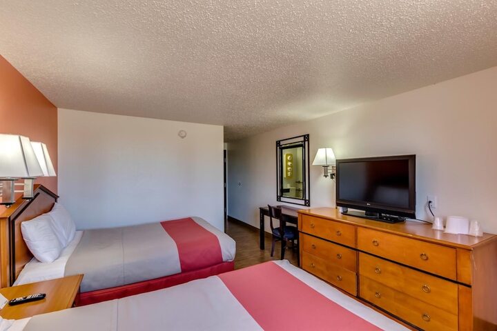 Room 30 of 48