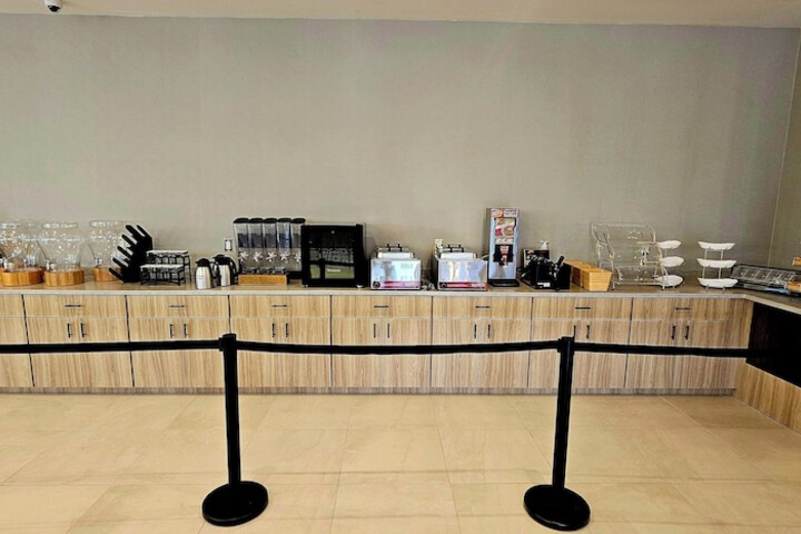 Breakfast/Coffee Service 59 of 66