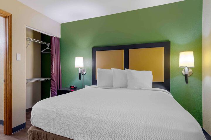 Room 15 of 27