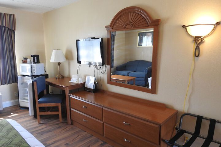 Room 18 of 34