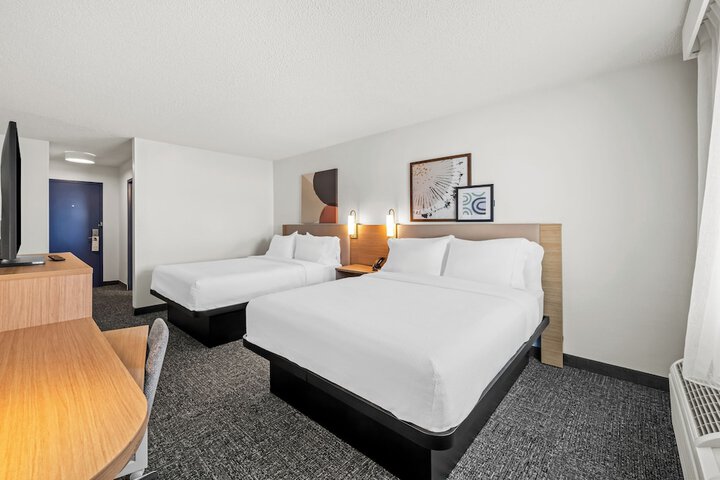 Spark by Hilton Cleveland Beachwood