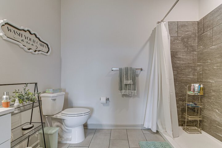 Central Condo 2 Mi to Downtown Fuquay-varina