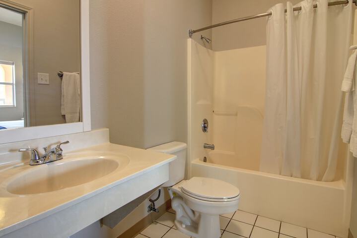 Room 9 of 47