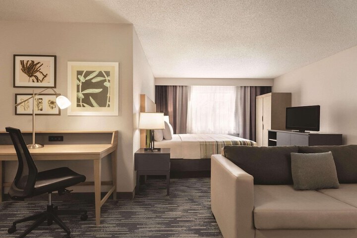 Country Inn & Suites by Radisson Northfield, MN
