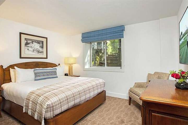 Room 103 of 138