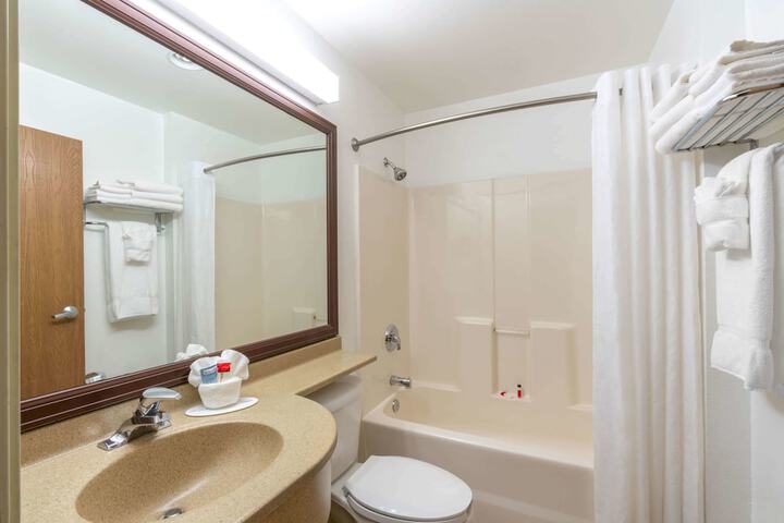Room 14 of 28