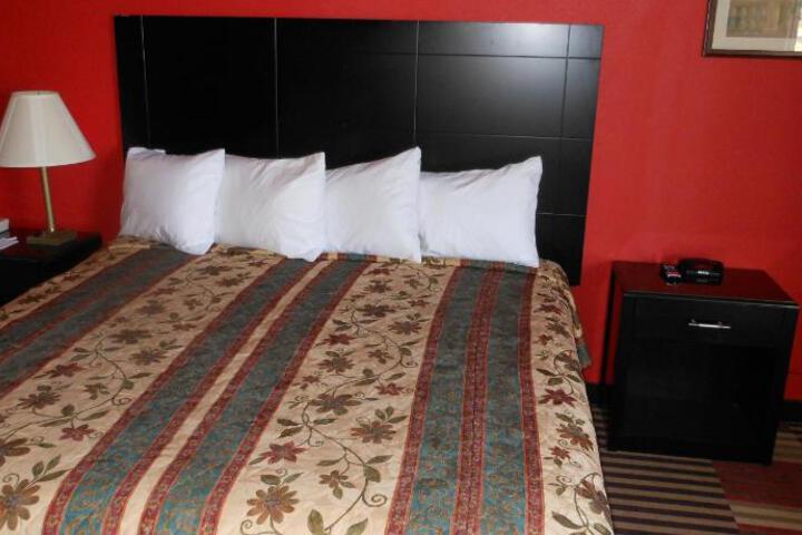 Rodeway Inn University