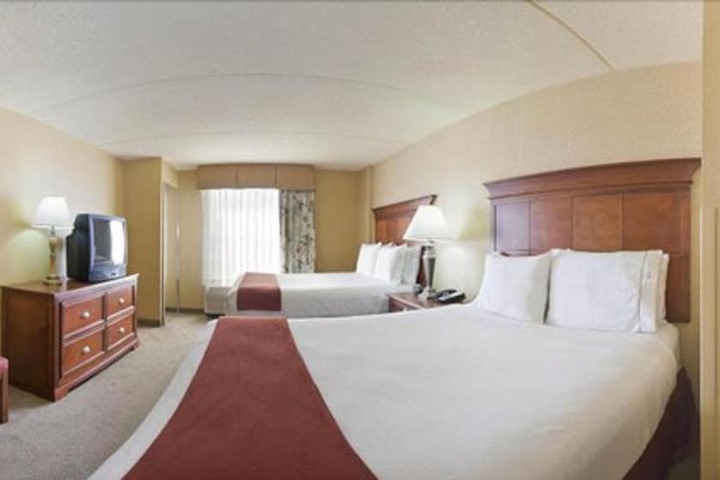 Room 17 of 41