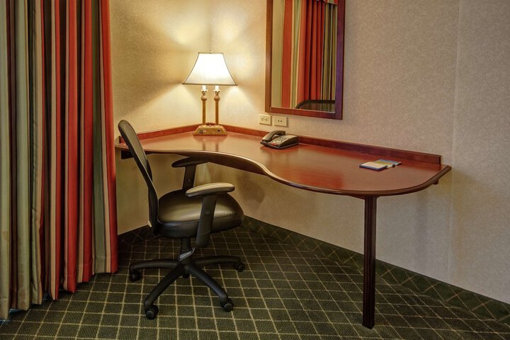 Room 25 of 39