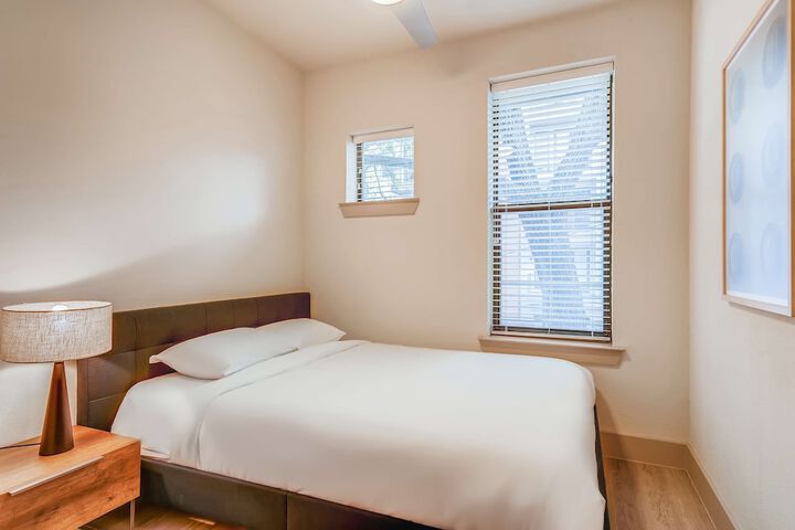 Room 9 of 19