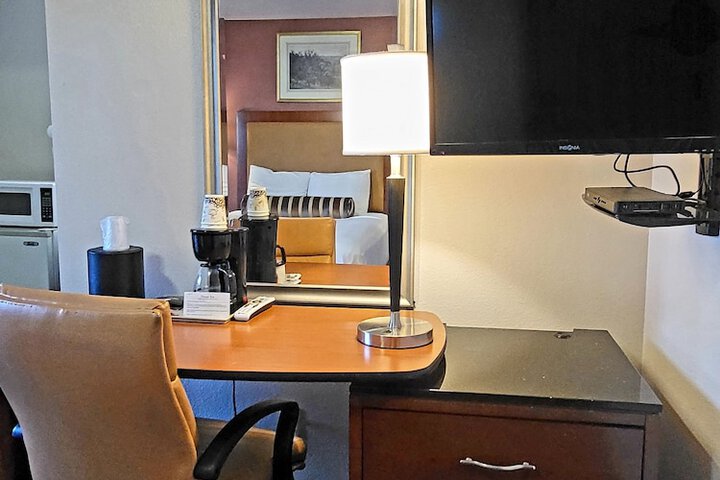 Room 21 of 33