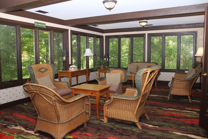 Spring House Inn
