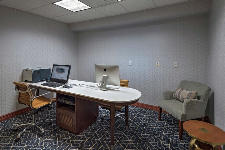 Business Center 30 of 30